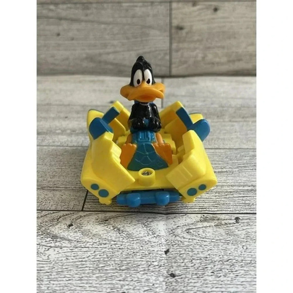 VTG Looney Tunes Quack-Up Car Toy McDonalds 1993 Daffy's Splitting Sportster - Picture 1 of 5